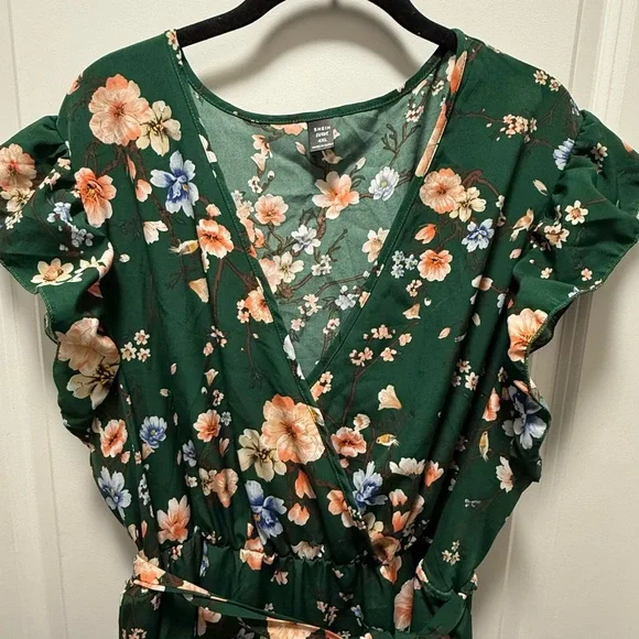 Floral Green Wrap Dress - Picture 2 of 3